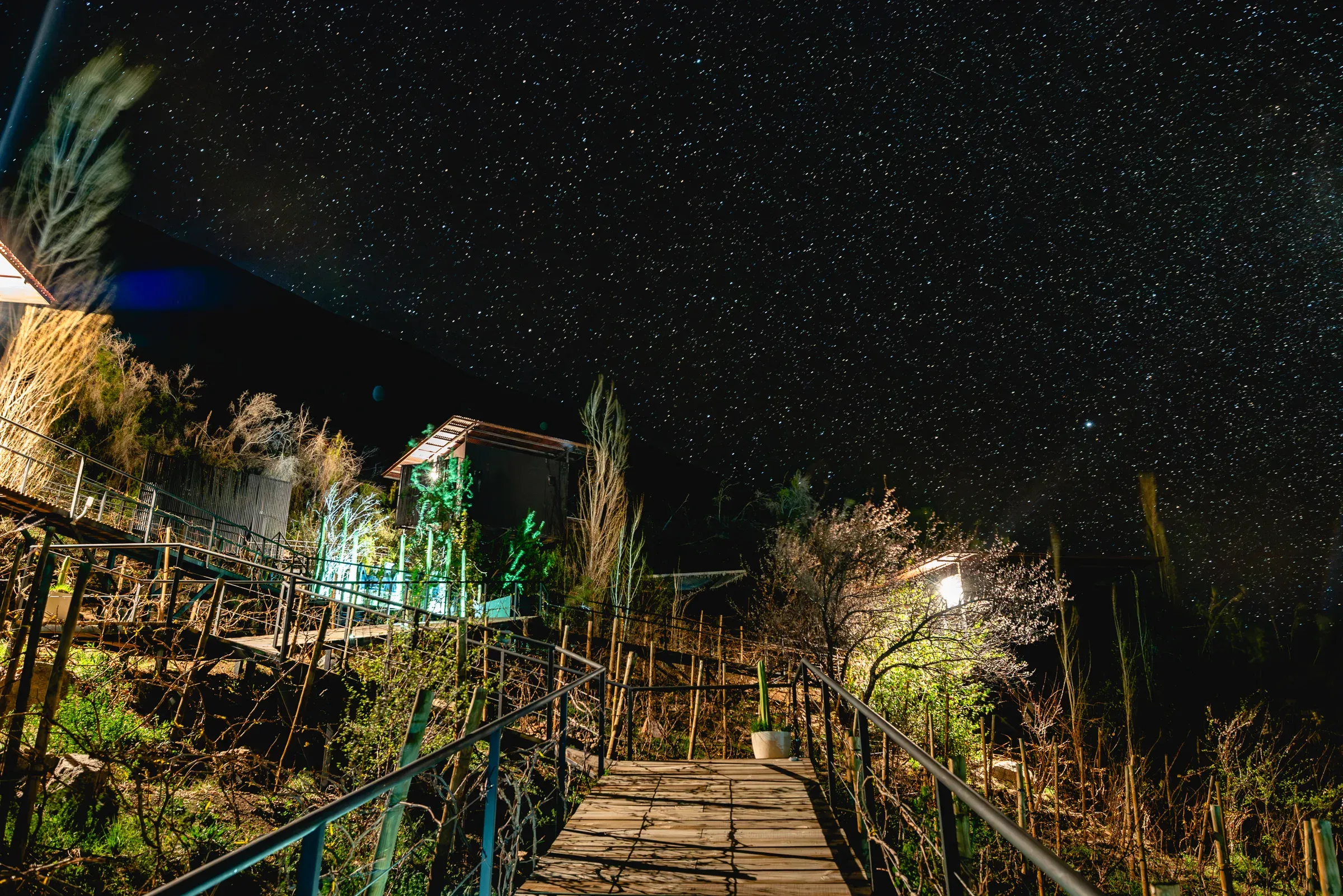 Terraza privada de la Suite Deluxe bajo el cielo del Elqui